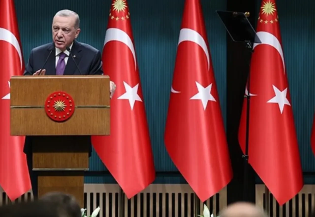 Cumhurbaşkanı Erdoğan'dan araçlarda plaka, ses ve görüntü sistemi düzenlemelerine ilişkin açıklama