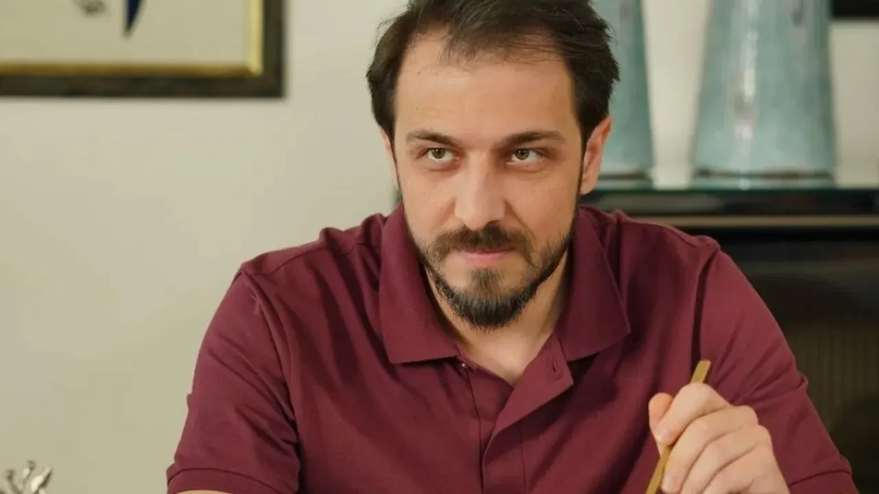 Emrah Altıntoprak’ın paylaşımı dikkat çekti! Kızılcık Şerbeti’nin eski kadrosu yeniden bir arada! 