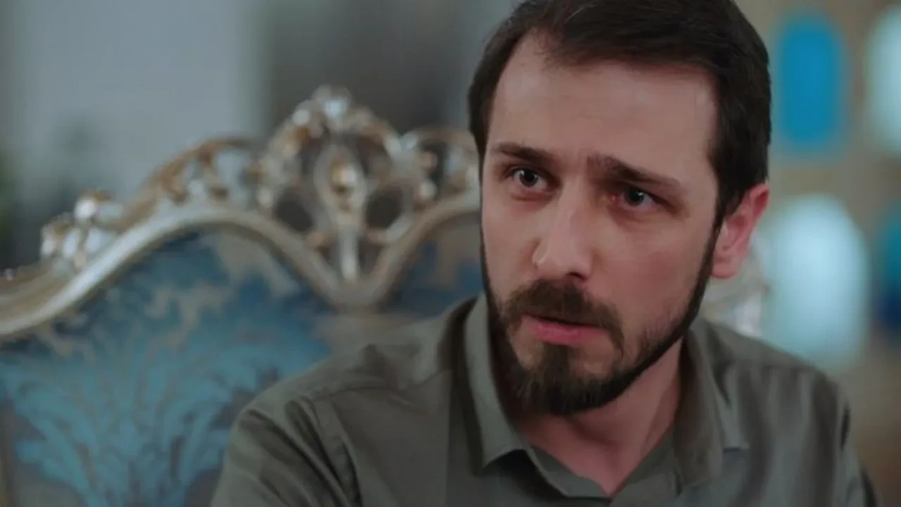 Emrah Altıntoprak’ın paylaşımı dikkat çekti! Kızılcık Şerbeti’nin eski kadrosu yeniden bir arada! 