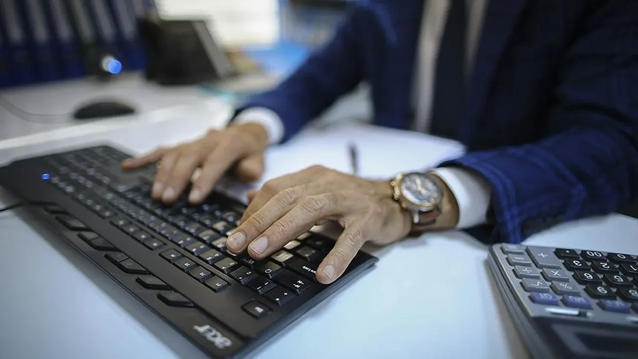 En çok iş arayan 5 meslek belli oldu! Lise mezunları üniversitelileri geçti 