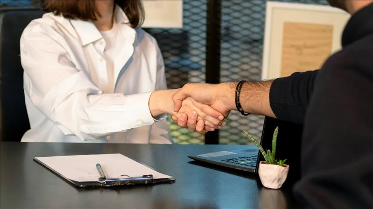 En çok iş arayan 5 meslek belli oldu! Lise mezunları üniversitelileri geçti