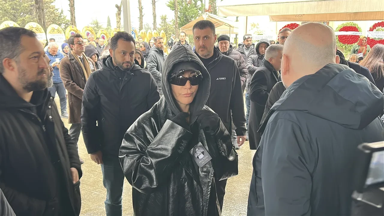Erol Köse son yolculuğuna uğurlandı! 