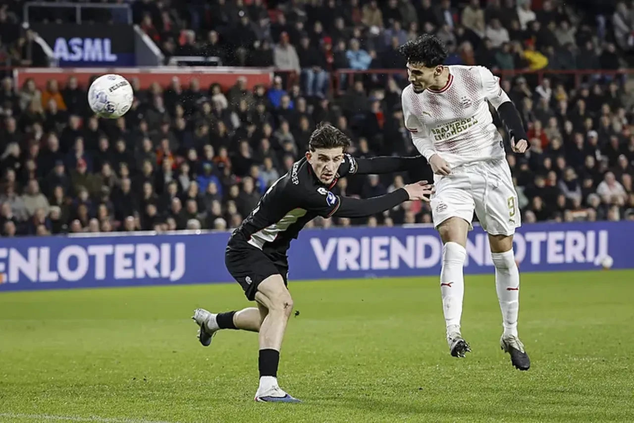 Fenerbahçe'den Hollanda çıkarması! Aynı takımdan 3 oyuncu tribünden izlendi, yönetimden onay çıktı