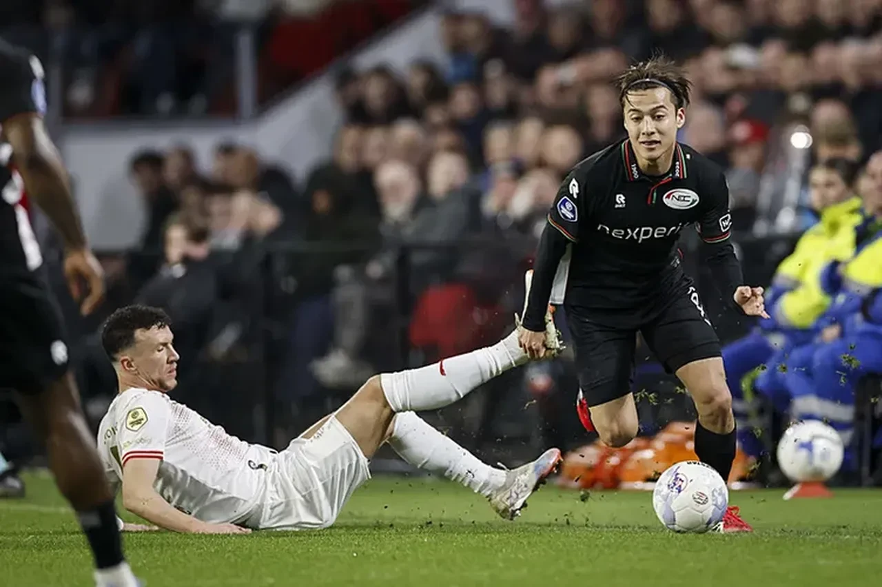 Fenerbahçe'den Hollanda çıkarması! Aynı takımdan 3 oyuncu tribünden izlendi, yönetimden onay çıktı