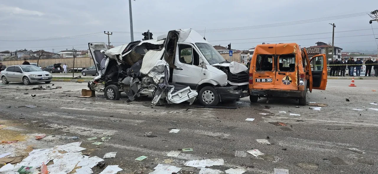 Freni patlayan tır dehşet saçtı! Önüne çıkan 7 aracı biçti: Çok sayıda yaralı var