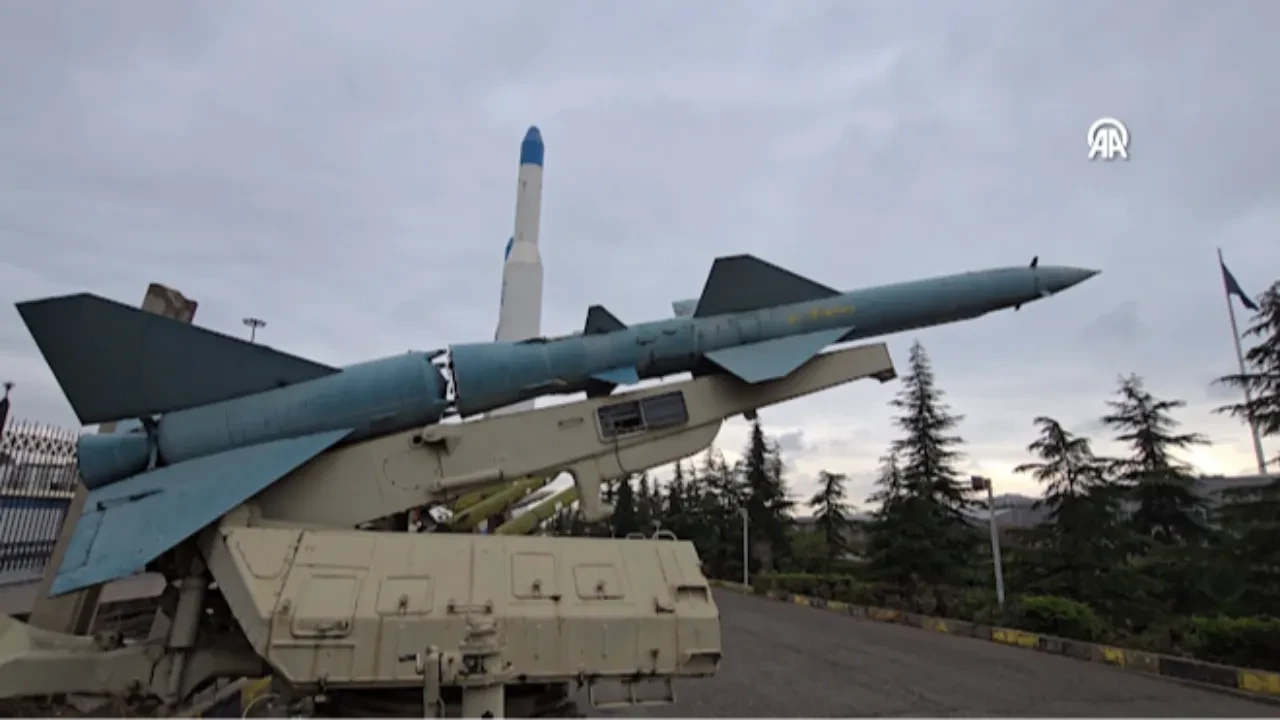 ABD ve İsrail'e inat İran'dan tank ve füzelerle gövde gösterisi