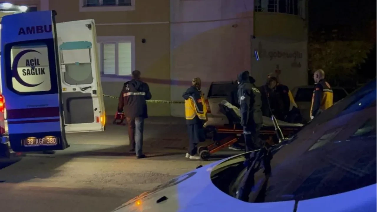 Acı manzaraya yürek dayanmadı: Karısı öldü, yaşlı adam hastanelik oldu