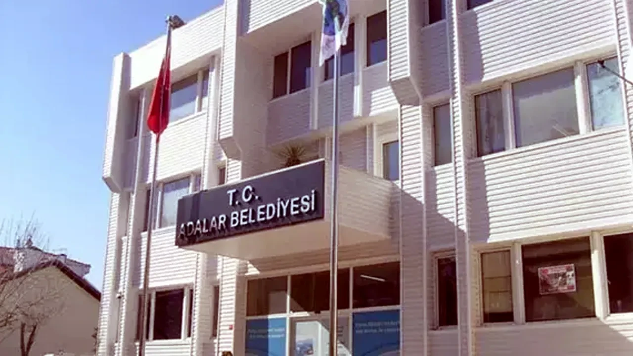 Adalar Belediyesi'nde skandal! Kamera kayıtlarının olduğu hard disk çalındı: Memurun arama geçmişi ortaya çıktı