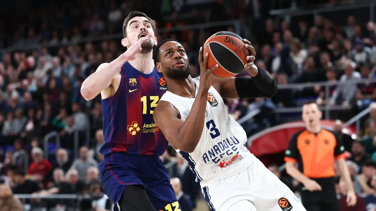 Barcelona Anadolu Efes EuroLeague maçı kaç kaç bitti?
