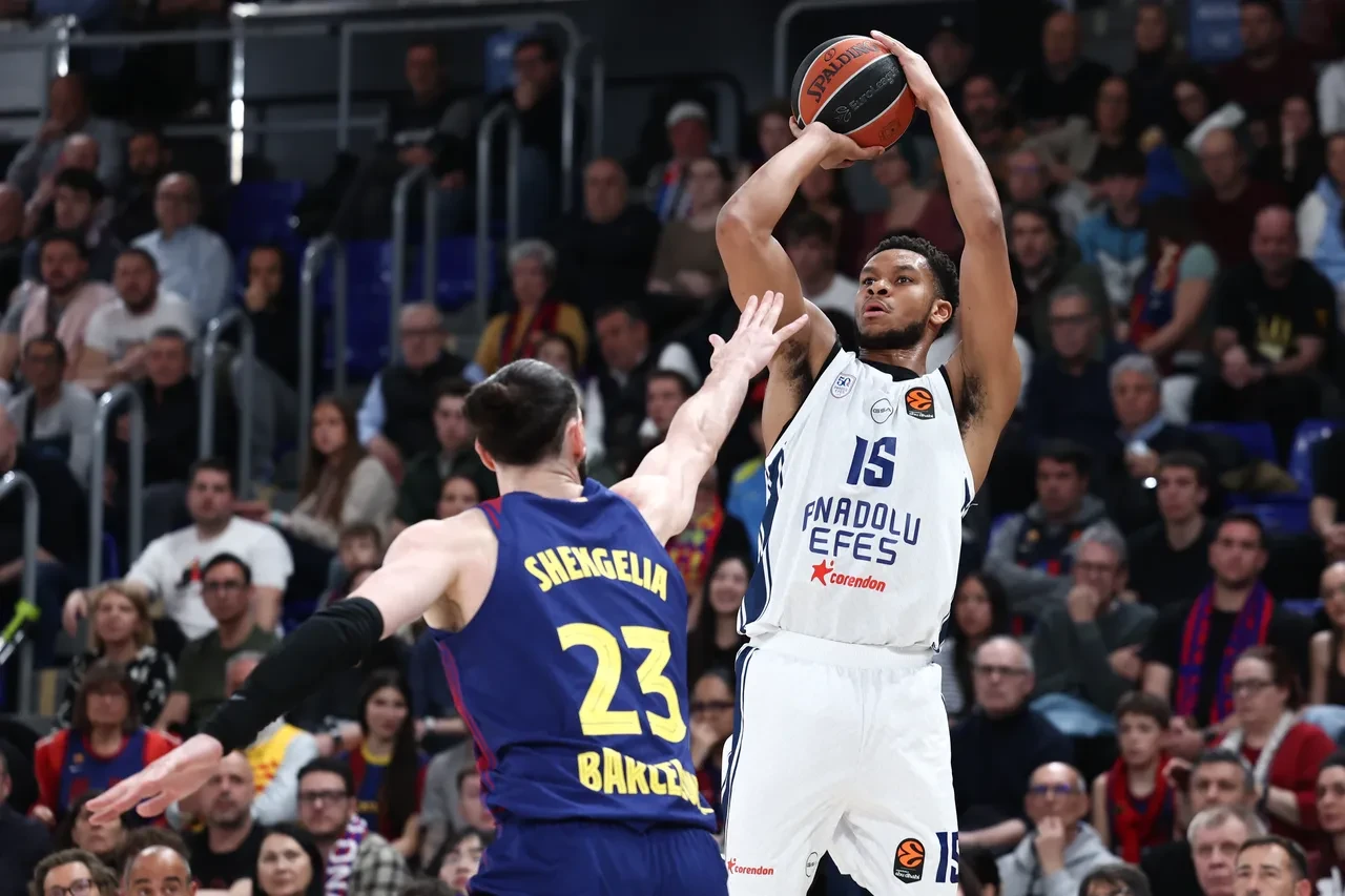 Barcelona Anadolu Efes EuroLeague maçı kaç kaç bitti?