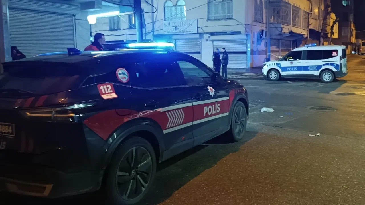 Batman'da komşular birbirine girdi! Taşlı, sopalı ve bıçaklı kavga