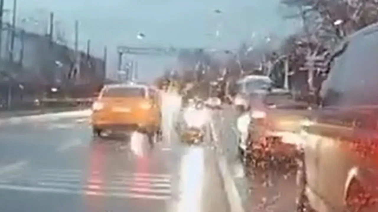 Bayramda dehşet saçan sürücüye kelepçe: Motosikletliyi ezmekten son anda kurtuldu