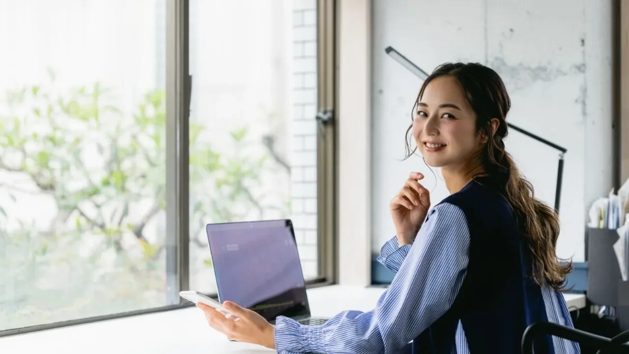 Evde yapay zeka ile para nasıl kazanılır? Ev kadınlarının para kazanma alternatifleri!