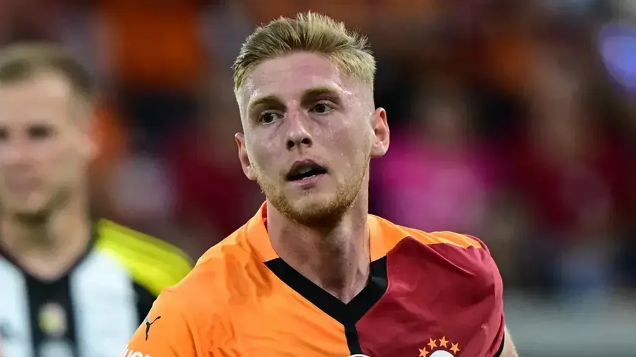 Galatasaraylı Metehan Baltacı hakim karşısında! 13 yıla kadar hapsi isteniyor: Okan Buruk ve futbolcular destek için adliyede