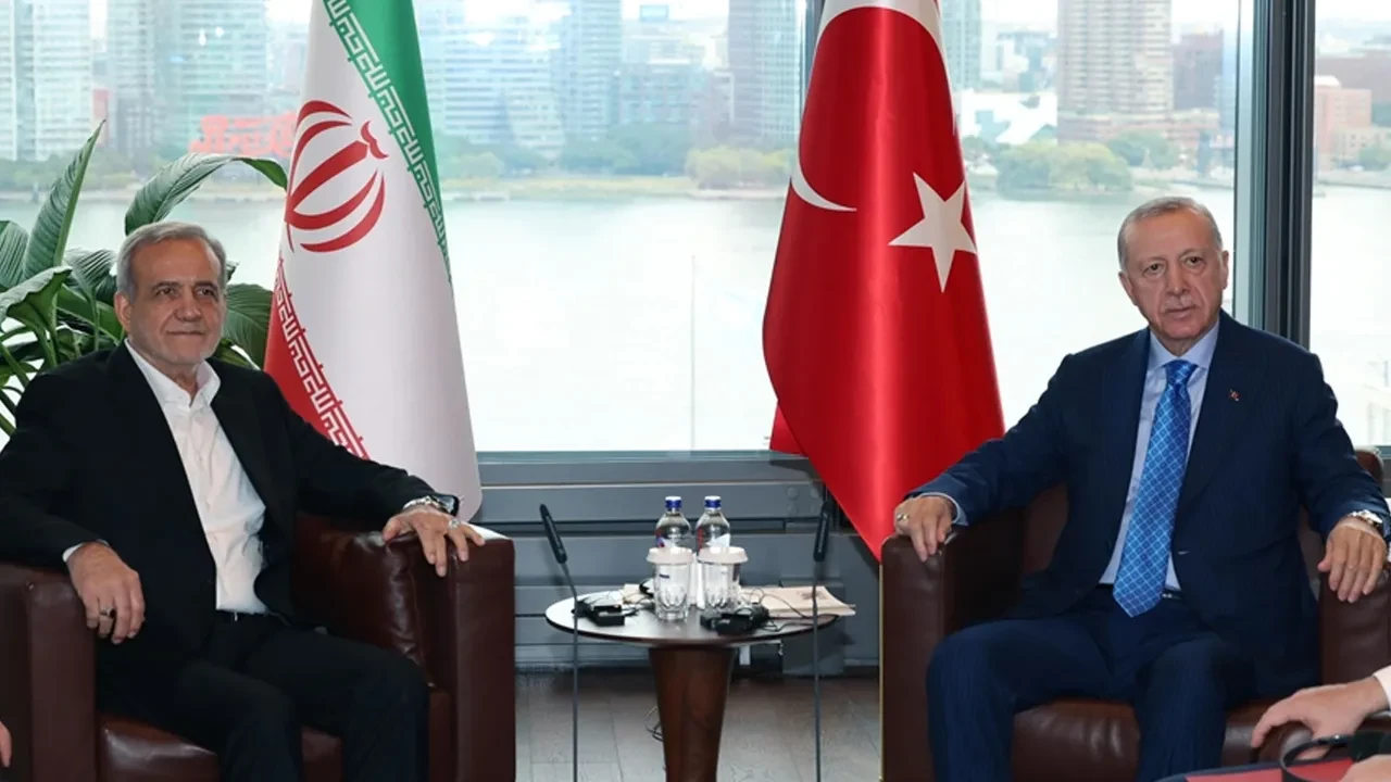 İran Cumhurbaşkanı Pezeşkiyan'dan Erdoğan'a övgü dolu sözler: İsrail'e karşı tutumu takdire şayan