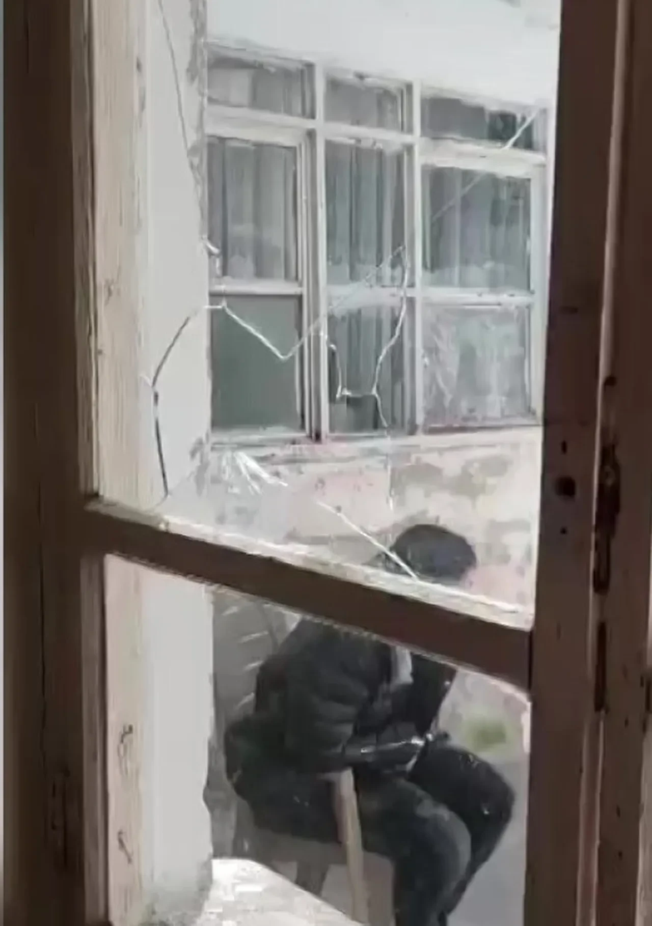 "Polisiz" diyerek eve girdiler, anne ile oğlunu vurdular! Adana'da akılalmaz olay