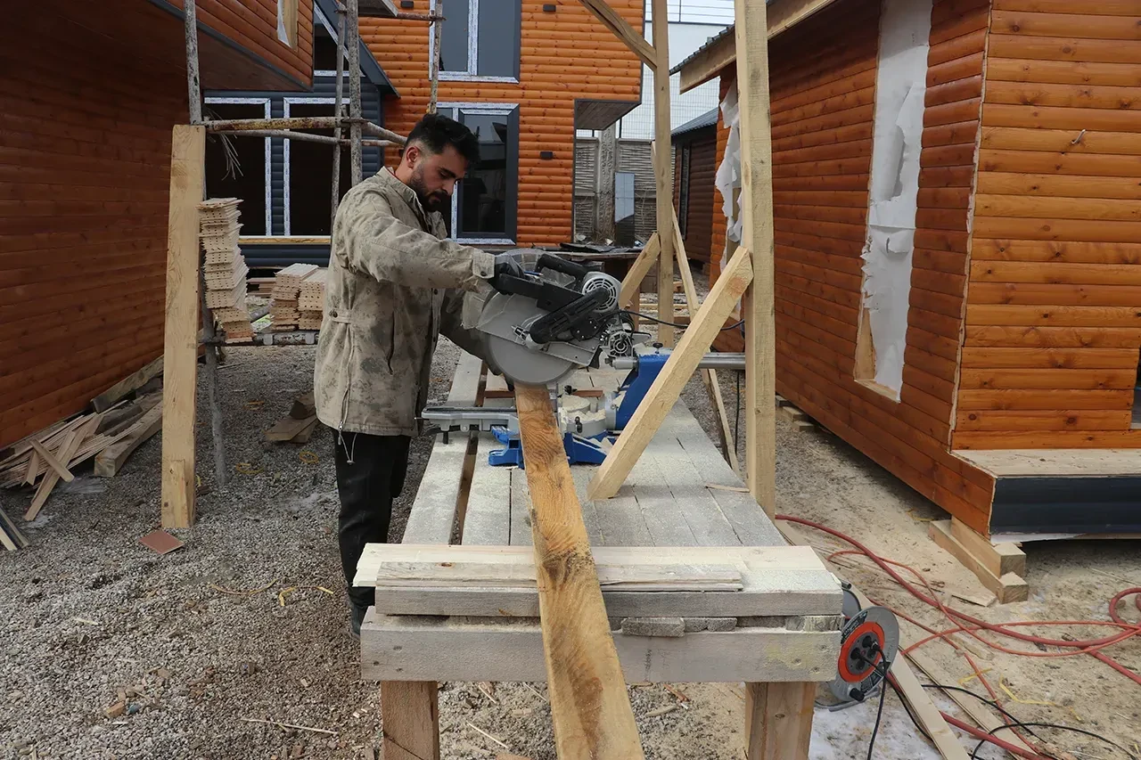 Sivaslı kardeşler Avrupa'dan talebe yetişemiyor! 'Evleri her gören bizi arıyor...'