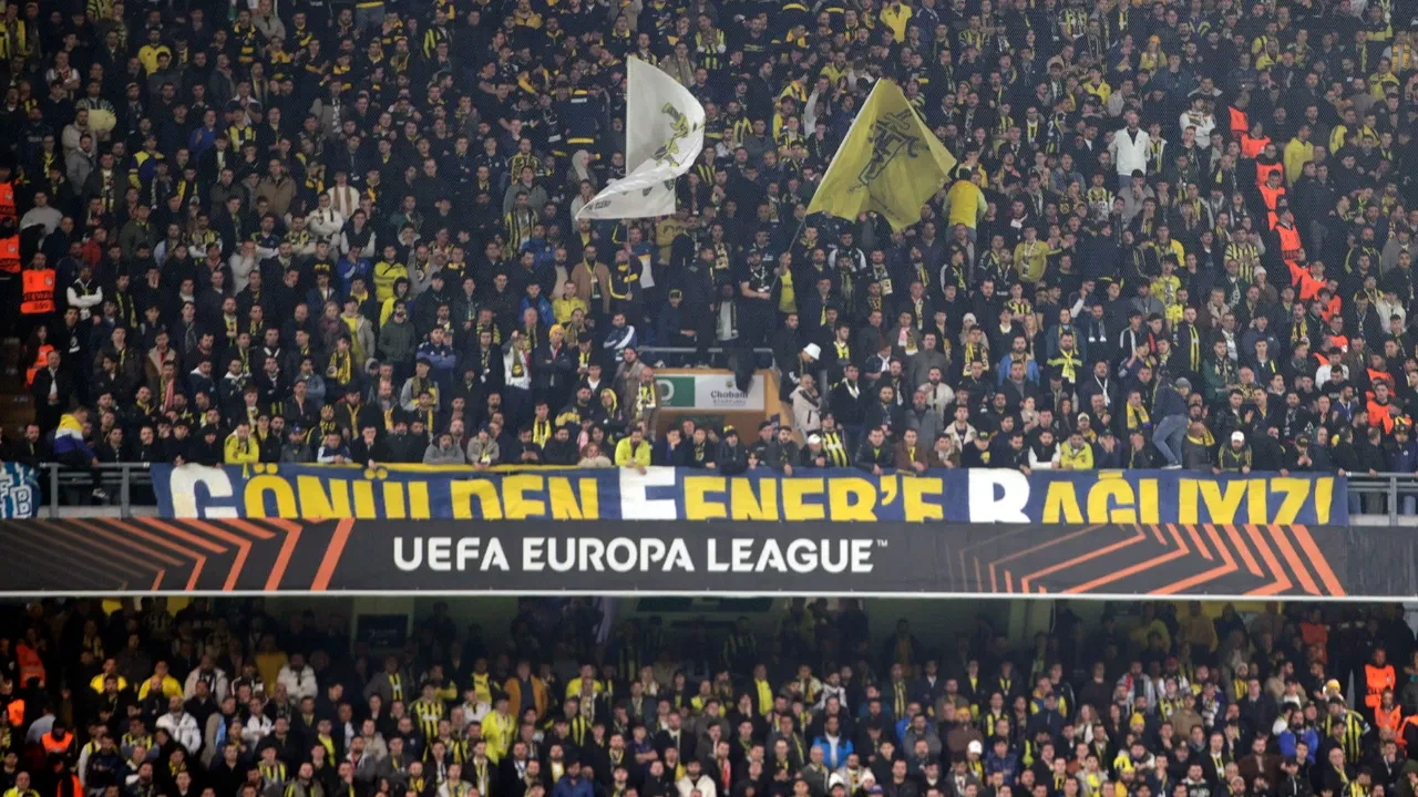 UEFA'dan Fenerbahçe'ye seyirci yasağı