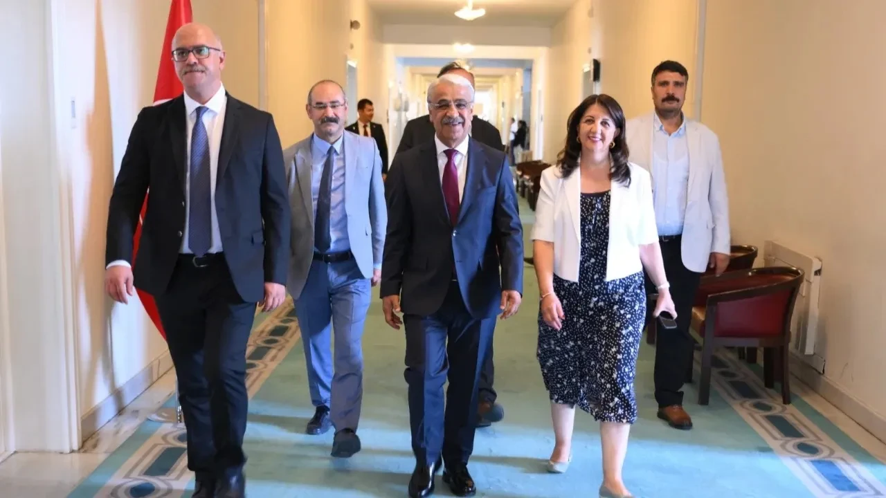 DEM Parti heyeti yarın İmralı'ya gidiyor!