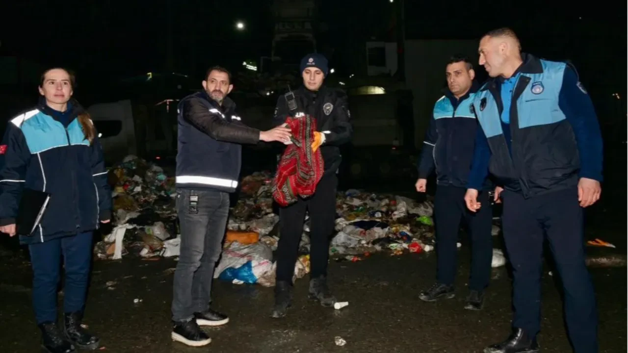 Esenyurt'ta çöpten servet çıktı!  1 milyon 200 bin TL'lik 'piyango'