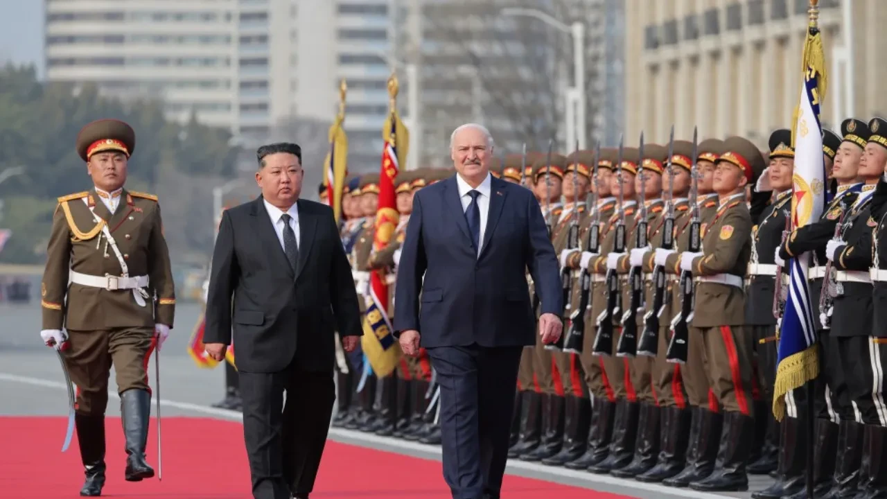 Kuzey Kore'de dikkat çeken buluşma! Belarus Devlet Başkanı Lukaşenko’ya görkemli karşılama