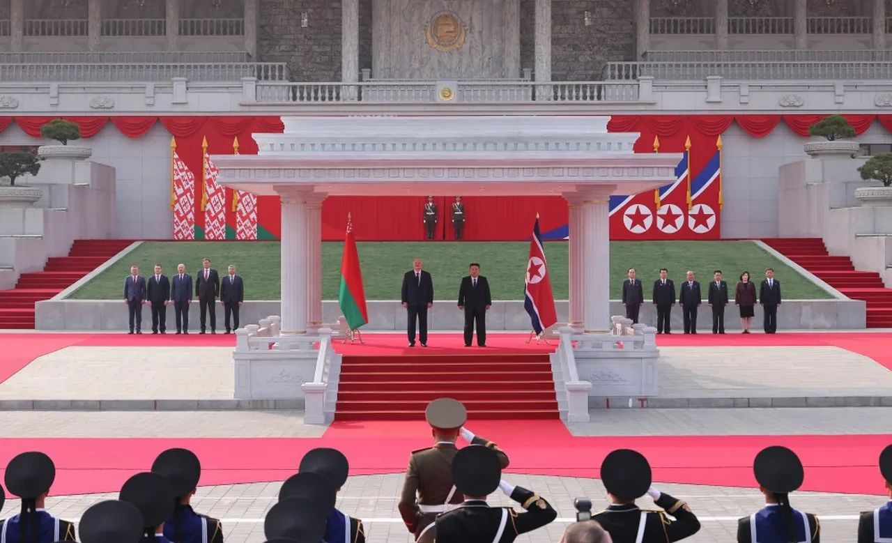 Kuzey Kore'de dikkat çeken buluşma! Belarus Devlet Başkanı Lukaşenko’ya görkemli karşılama
