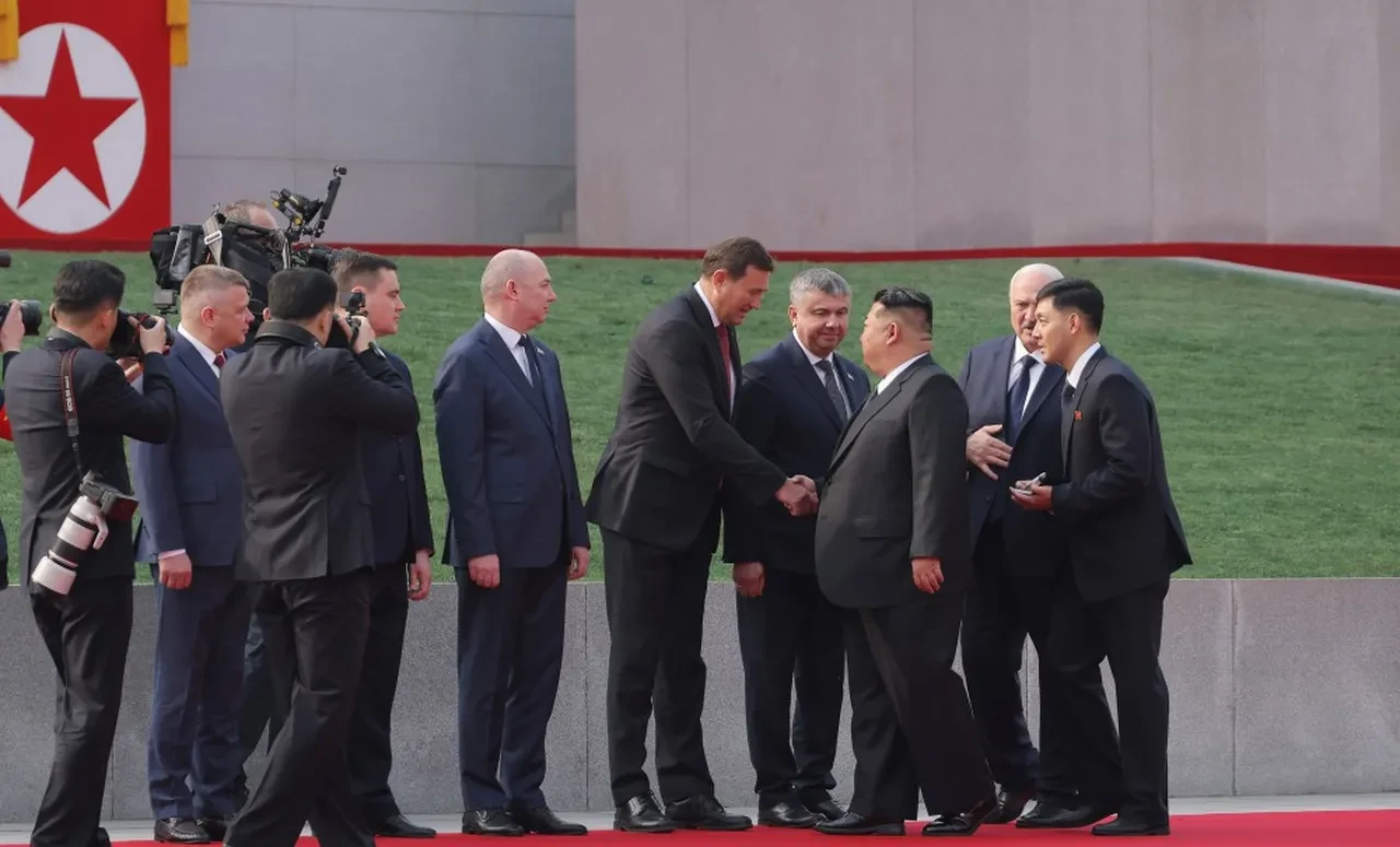 Kuzey Kore'de dikkat çeken buluşma! Belarus Devlet Başkanı Lukaşenko’ya görkemli karşılama