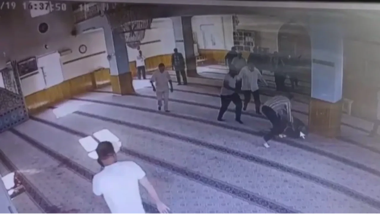 Namaz kılarken komşusunu öldüren sanığa ‘haksız tahrik’ indirimi: Eşinden helallik istedi