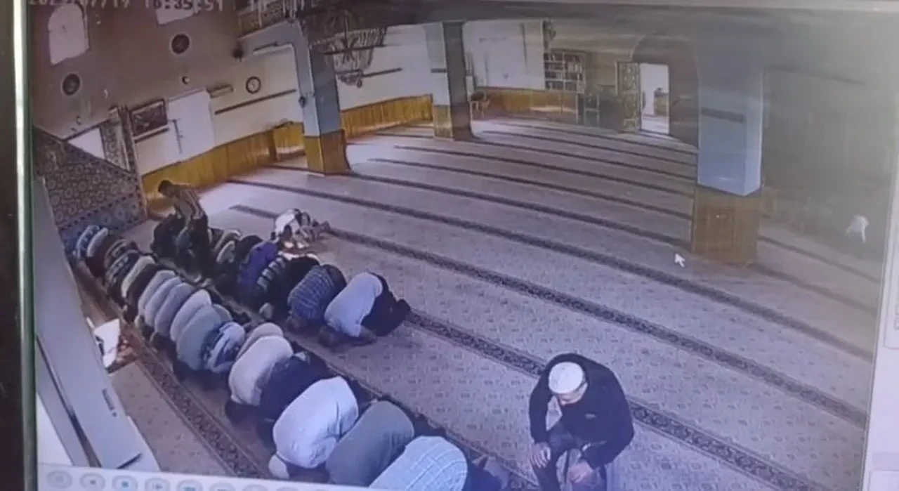 Namaz kılarken komşusunu öldüren sanığa ‘haksız tahrik’ indirimi: Eşinden helallik istedi