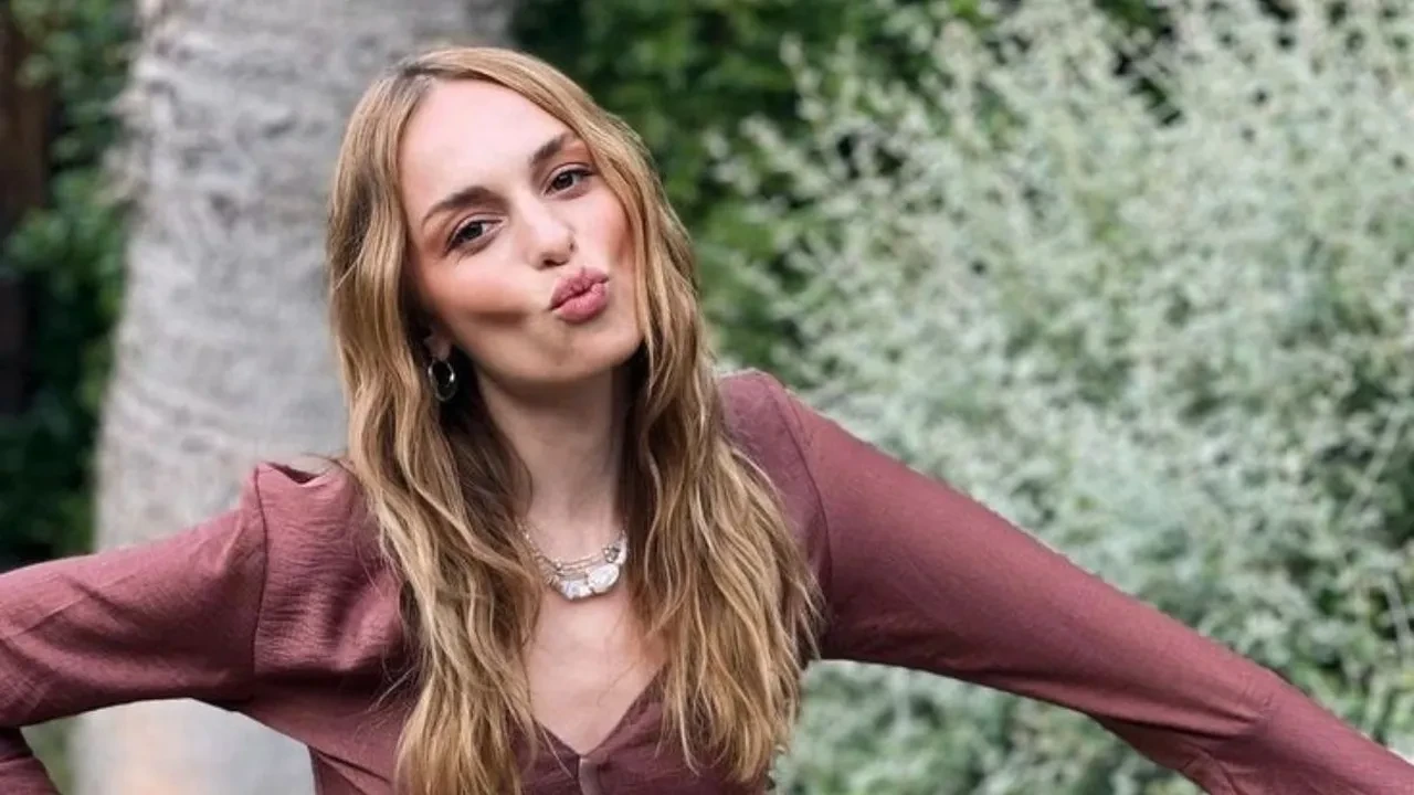 Nilperi Şahinkaya sevgilisi kim? Nilperi Şahinkaya kaç yaşında?