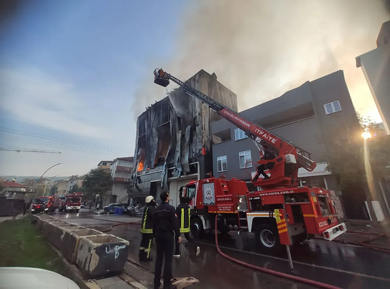 Parfüm fabrikasındaki katliamda kan donduran itiraf: 'Denetime gelip çay içtiler'