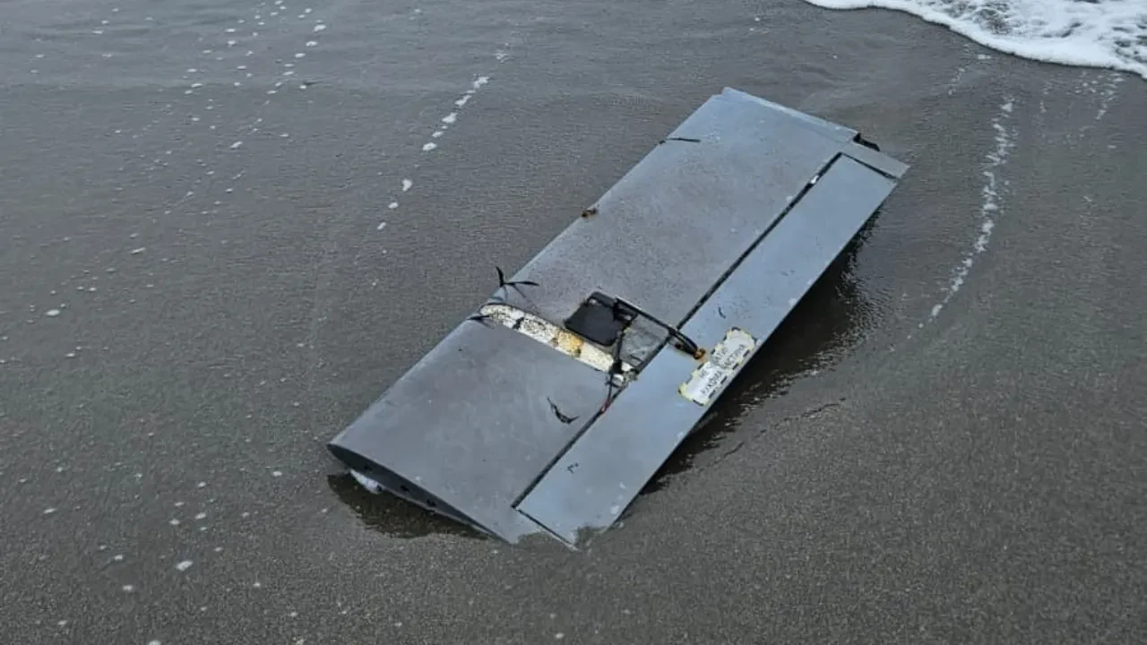 Sakarya'da dron parçası paniği! Sahile vuran parça incelemeye alındı