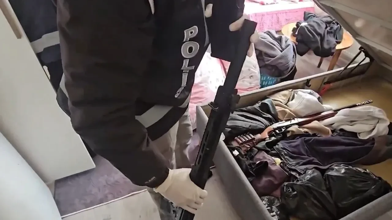 Suç örgütlerine yönelik dev operasyon! Çok sayıda gözaltı var