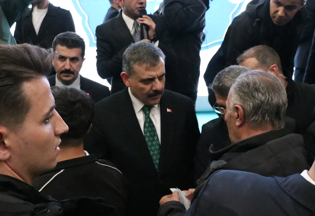 Suç örgütlerini öven şahıslara operasyon! Bakan Çiftçi: 'Suçluyu kahraman gibi gösterenlere geçit yok'