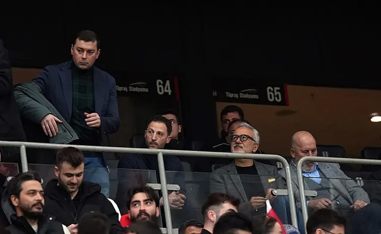 Türkiye-Romanya maçını spor dünyasından pek çok isim stadyumda izledi!