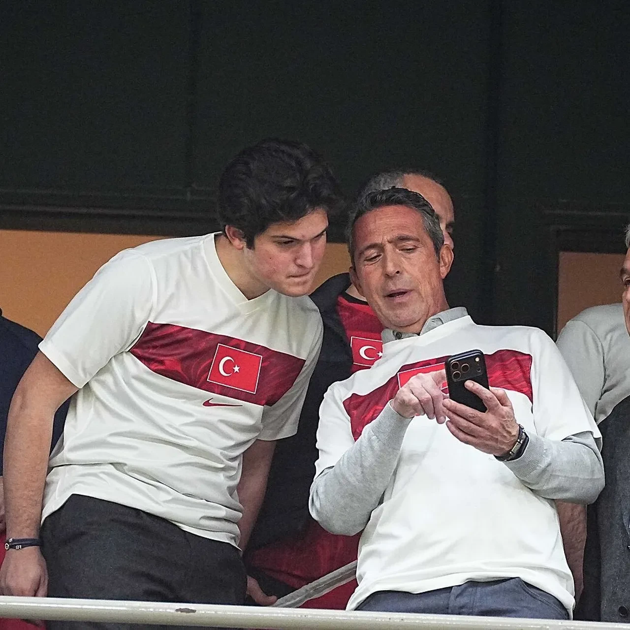 Türkiye-Romanya maçını spor dünyasından pek çok isim stadyumda izledi!