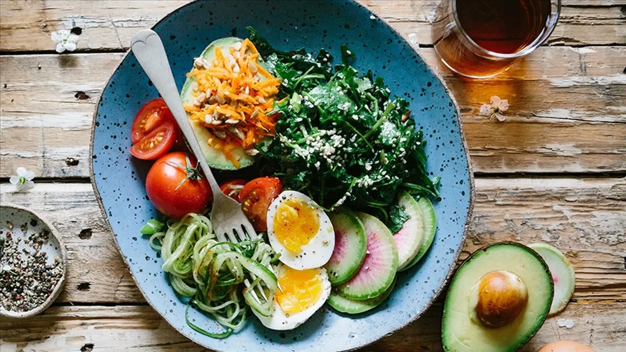 Aç kalarak diyet yapma devri bitti! Bu yöntemlerle Spor salonuna adım atmadan uykuda da yağ yakabilirsiniz