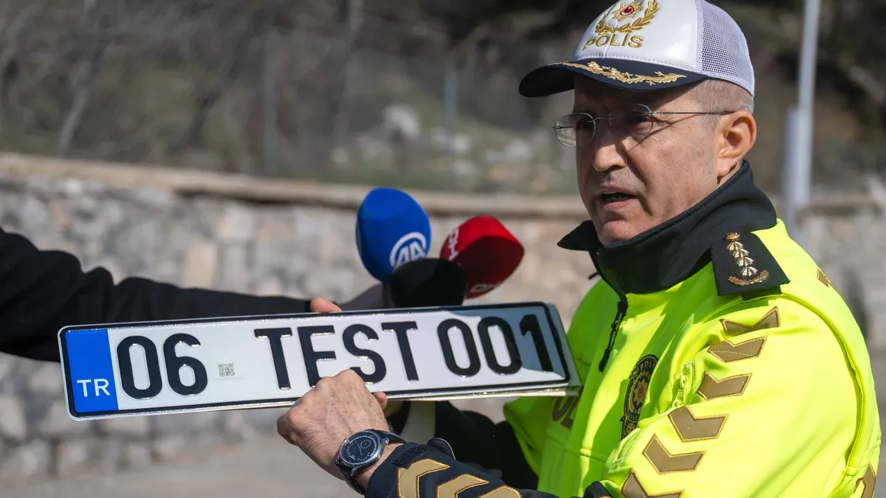 APP ve standart plaka farkı nedir? Araç sahipleri dikkat son günlere girildi