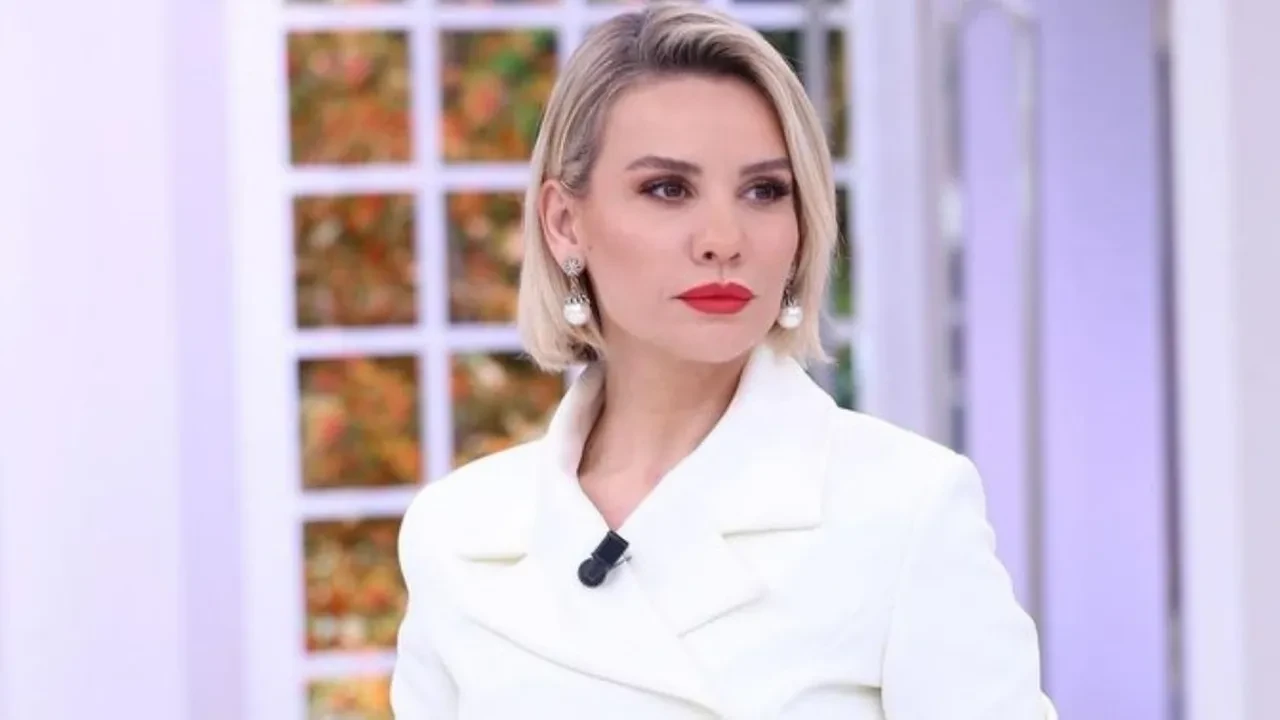 Esra Erol kaç TL maaş alıyor? Esra Erol’un gerçek adı ne?