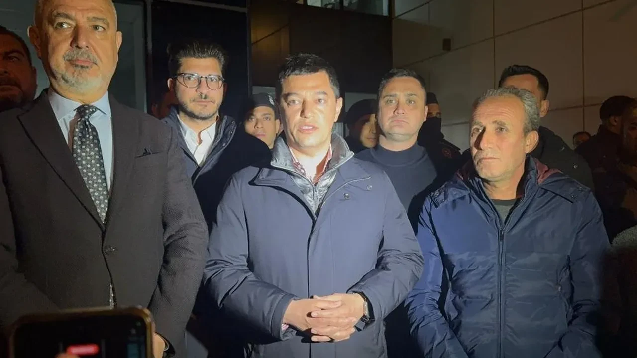 Marmaris Belediyesi'ne rüşvet operasyonu: Polis gece yarısı baskın yaptı