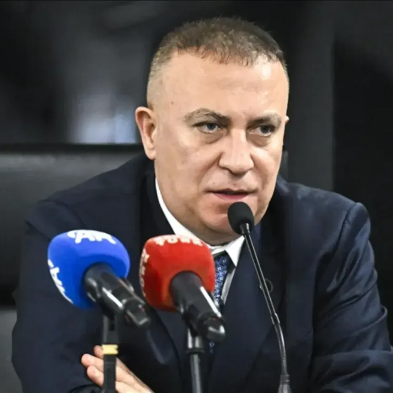 MHP'li  İzzet Ulvi Yönter istifasını duyurdu