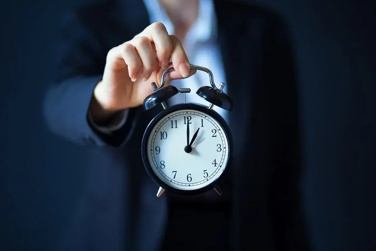 Saatler Türkiye’de ileri alınacak mı? Yaz saati uygulaması sorguları başladı