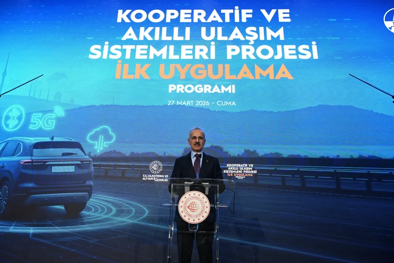 Türkiye'nin ilk akıllı yolu hizmete alındı! Sürücülere saniyesinde bildirim gidecek