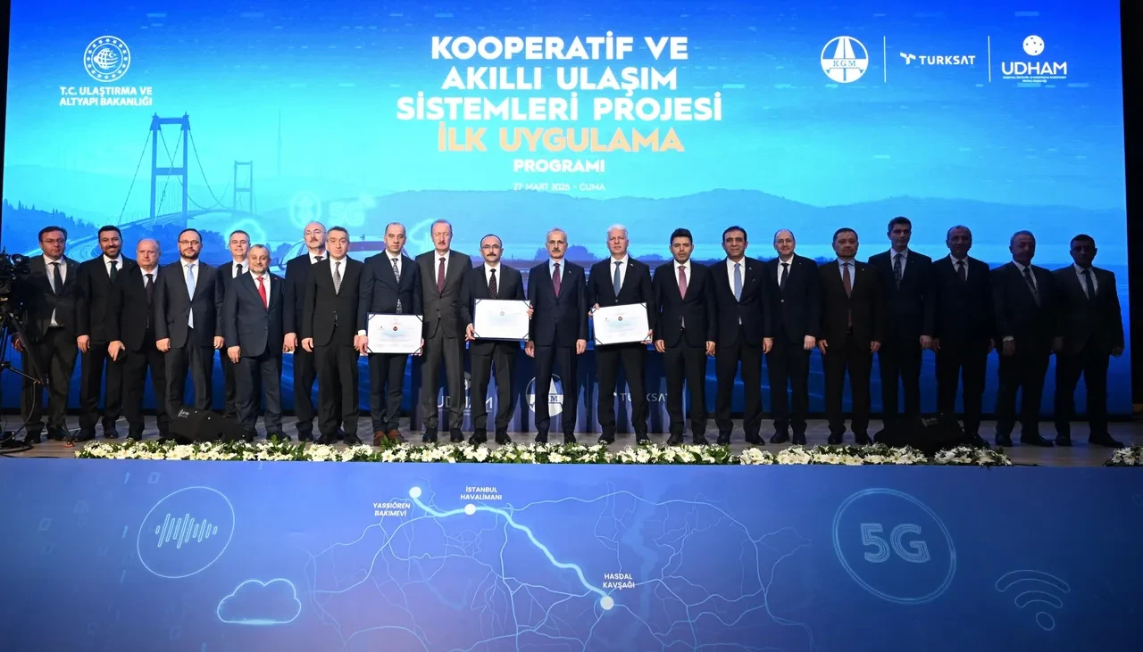 Türkiye'nin ilk akıllı yolu hizmete alındı! Sürücülere saniyesinde bildirim gidecek