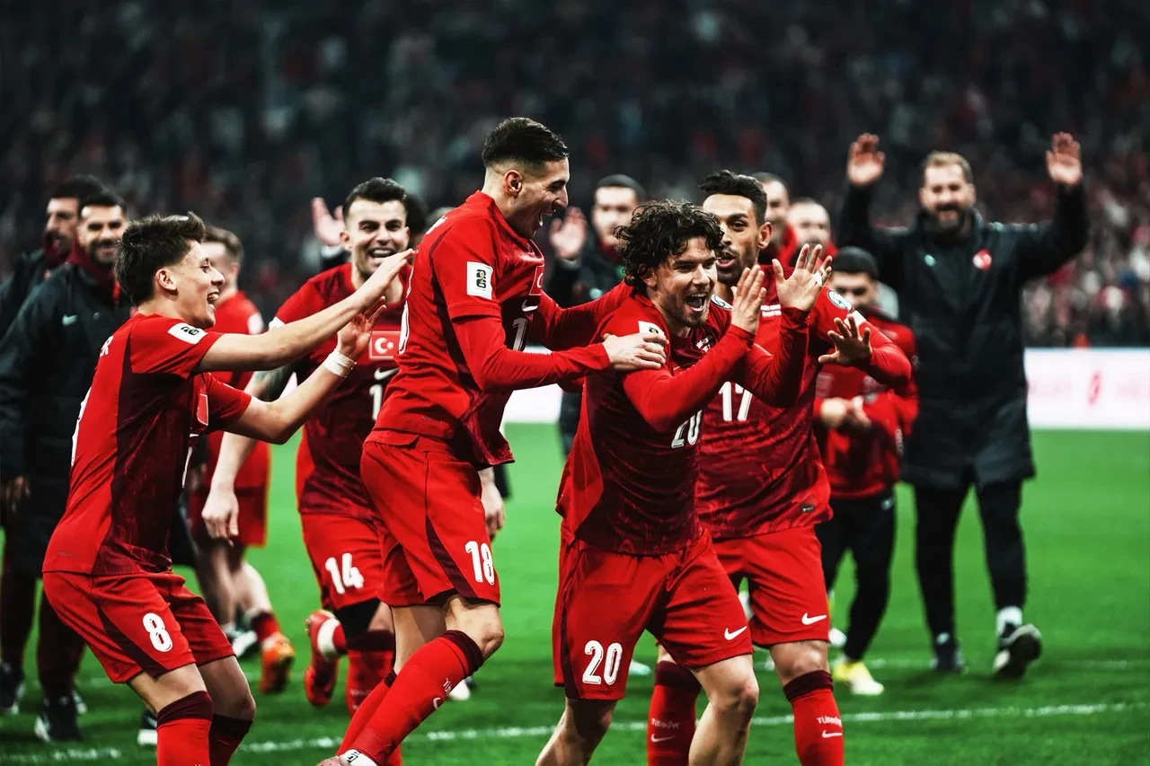 A Milli Takım'ın kritik mücadelesine İngiliz hakem: Kosova-Türkiye maçının yönetim ekibi netleşti!