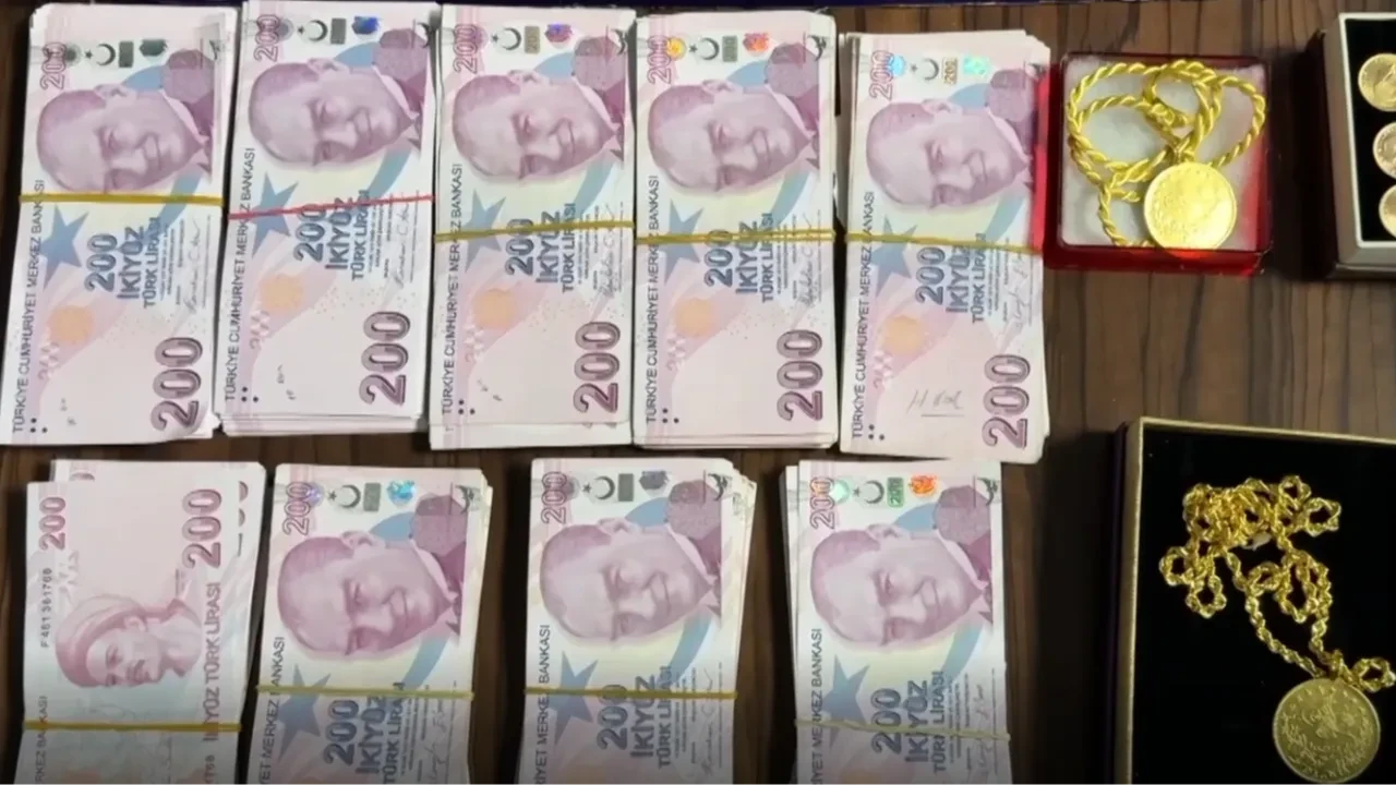 Bursa’da milyonluk unutkanlık: Altın dolu çantasını kaybettiğini fark etmedi
