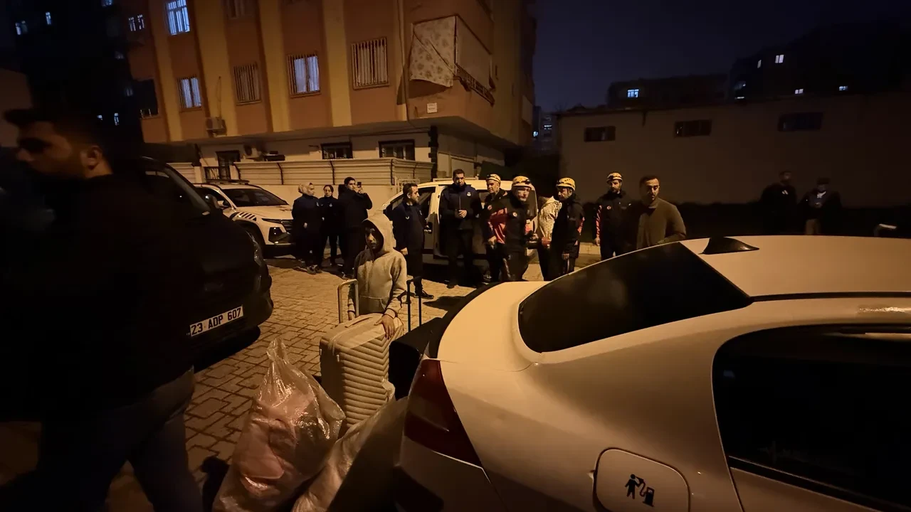 Diyarbakır'da binada büyük panik! Vatandaşlar tahliye edildi