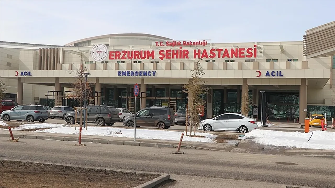 Erzurum Şehir Hastanesi'nde skandal! ÖTV muafiyeti için sahte rapor düzenleyen şebeke çökertildi
