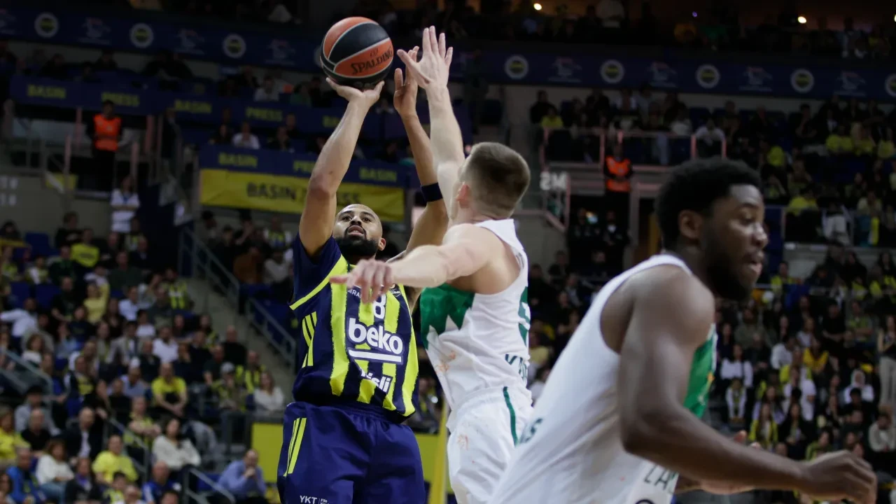 Fenerbahçe Beko'dan Avrupa'da kritik kayıp: EuroLeague'de art arda ikinci mağlubiyet!