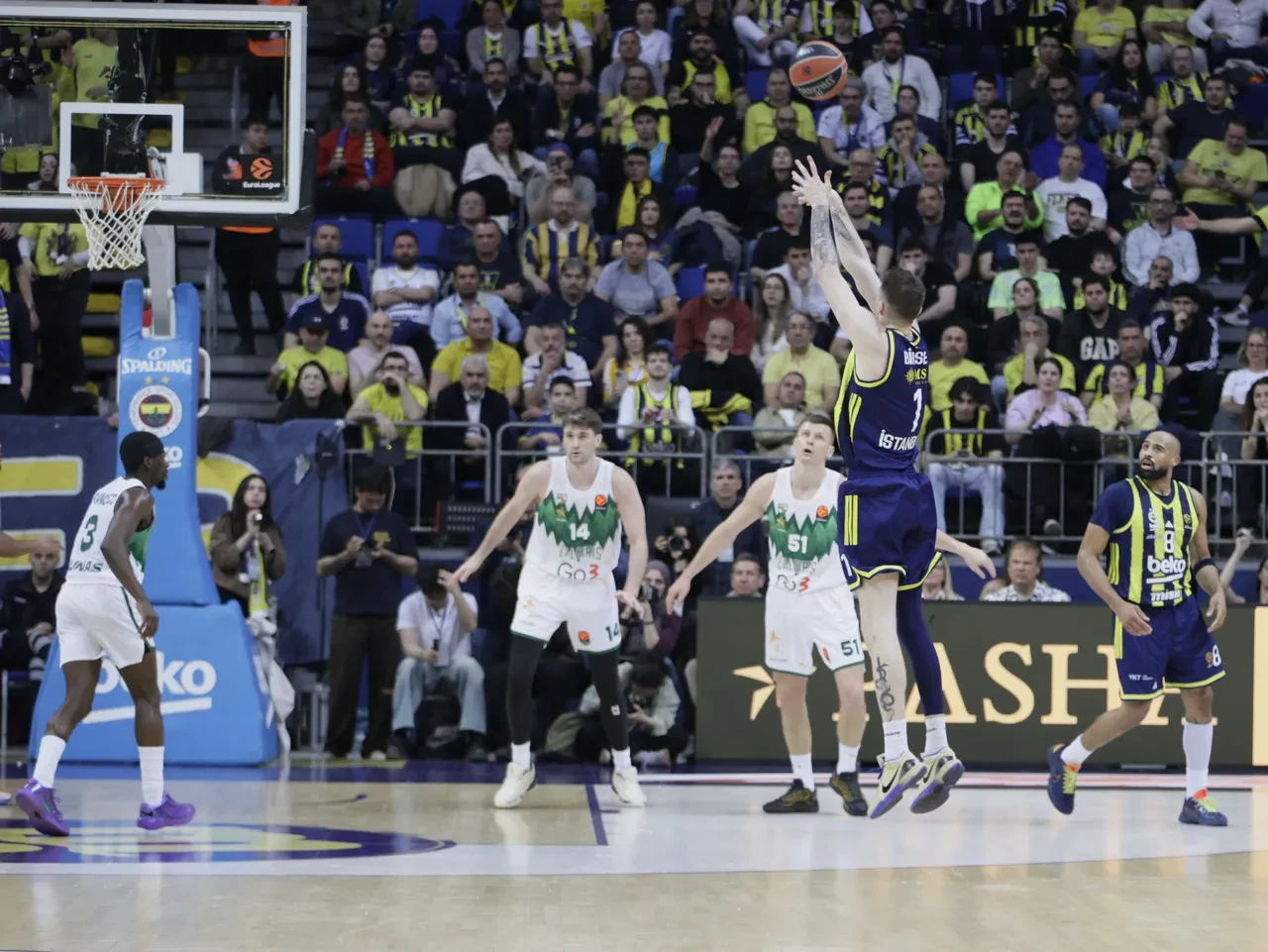 Fenerbahçe Beko'dan Avrupa'da kritik kayıp: EuroLeague'de art arda ikinci mağlubiyet!